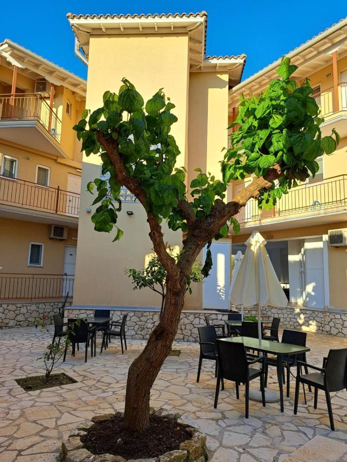 Hotel Athineon à Nydri  Extérieur photo