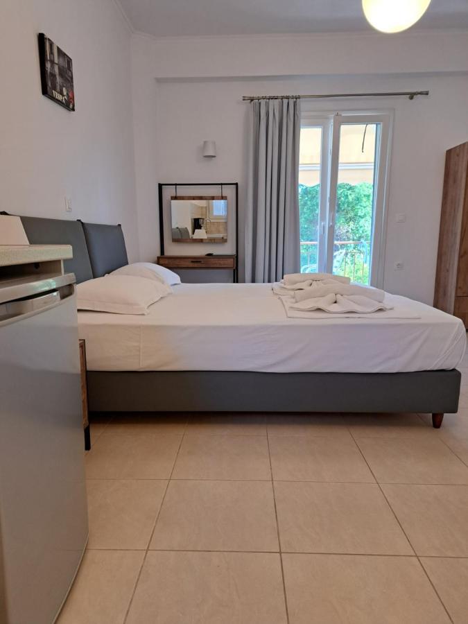 Hotel Athineon à Nydri  Extérieur photo